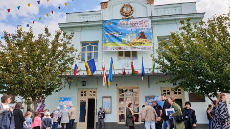 Заяву на оренду частини лялькового театру в Ужгороді для облаштування громадського туалету відхилили