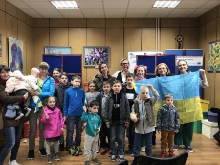Артисти театру ляльок "Бавка" виступили для українських дітей у Словаччині