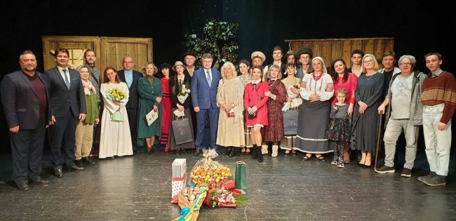 13 листопада 2022 р. у Мукачівському драматичному театрі відбулись урочистості з приводу 75-РІЧЧНОГО ЮВІЛЕЮ ТВОРЧОЇ ДІЯЛЬНОСТІ колективу.